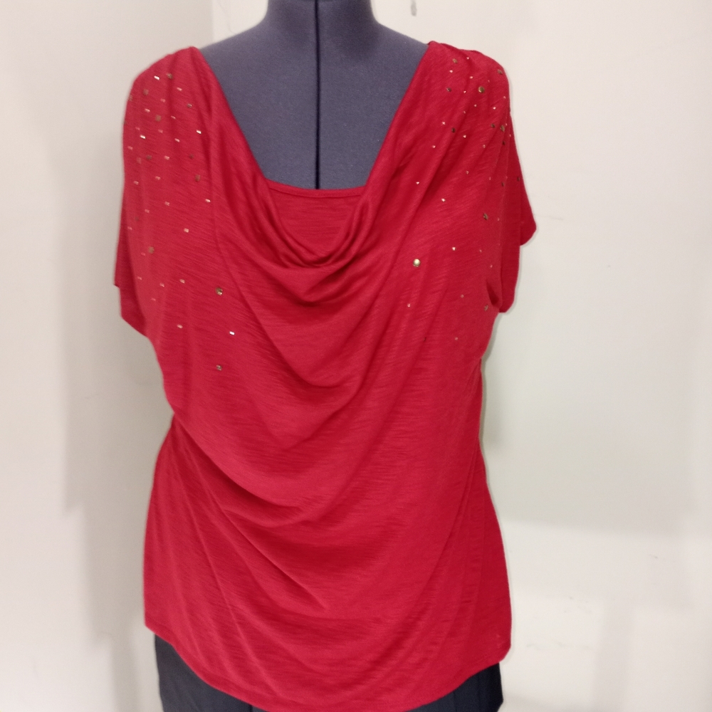 Hybrid red top with gold stud like embellishments sz.2X